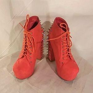 🔥 Vintage Pink Spike Platform Booties.